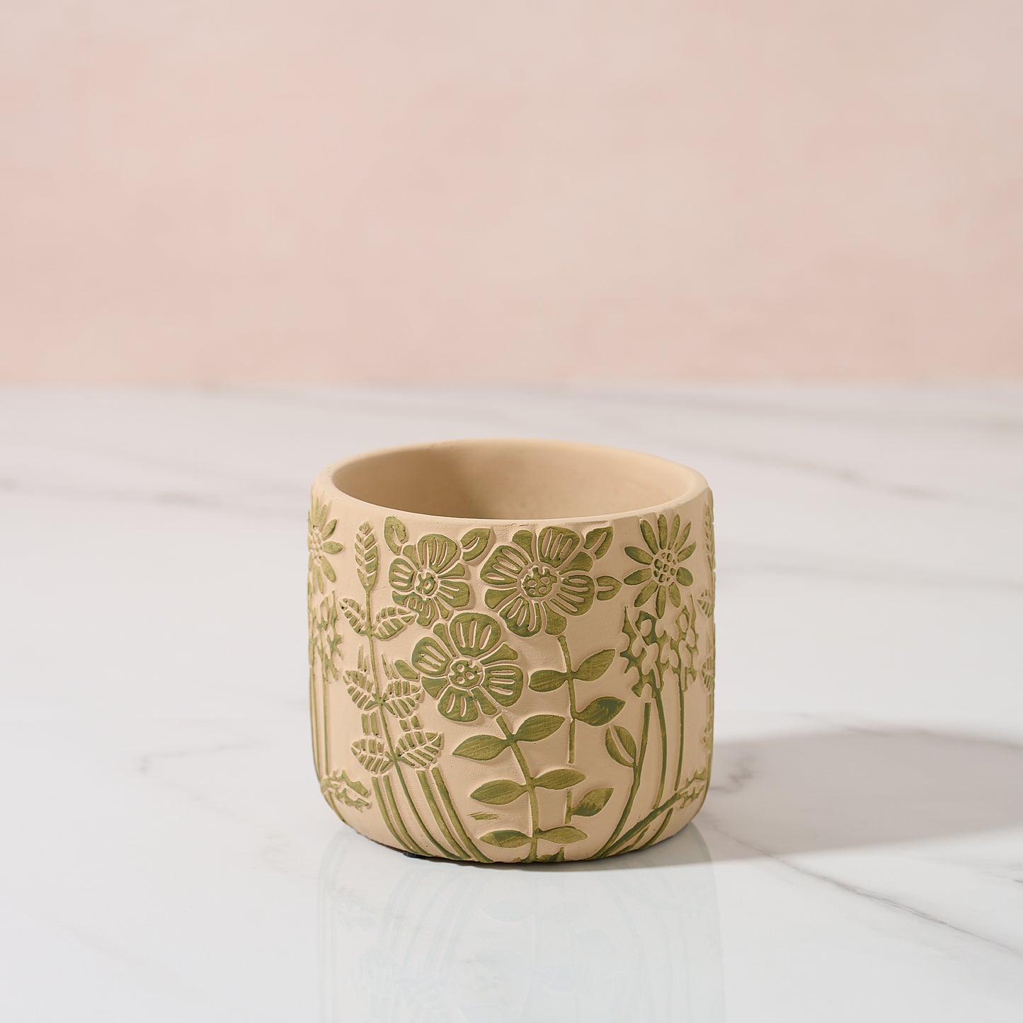 Small planter with flower design