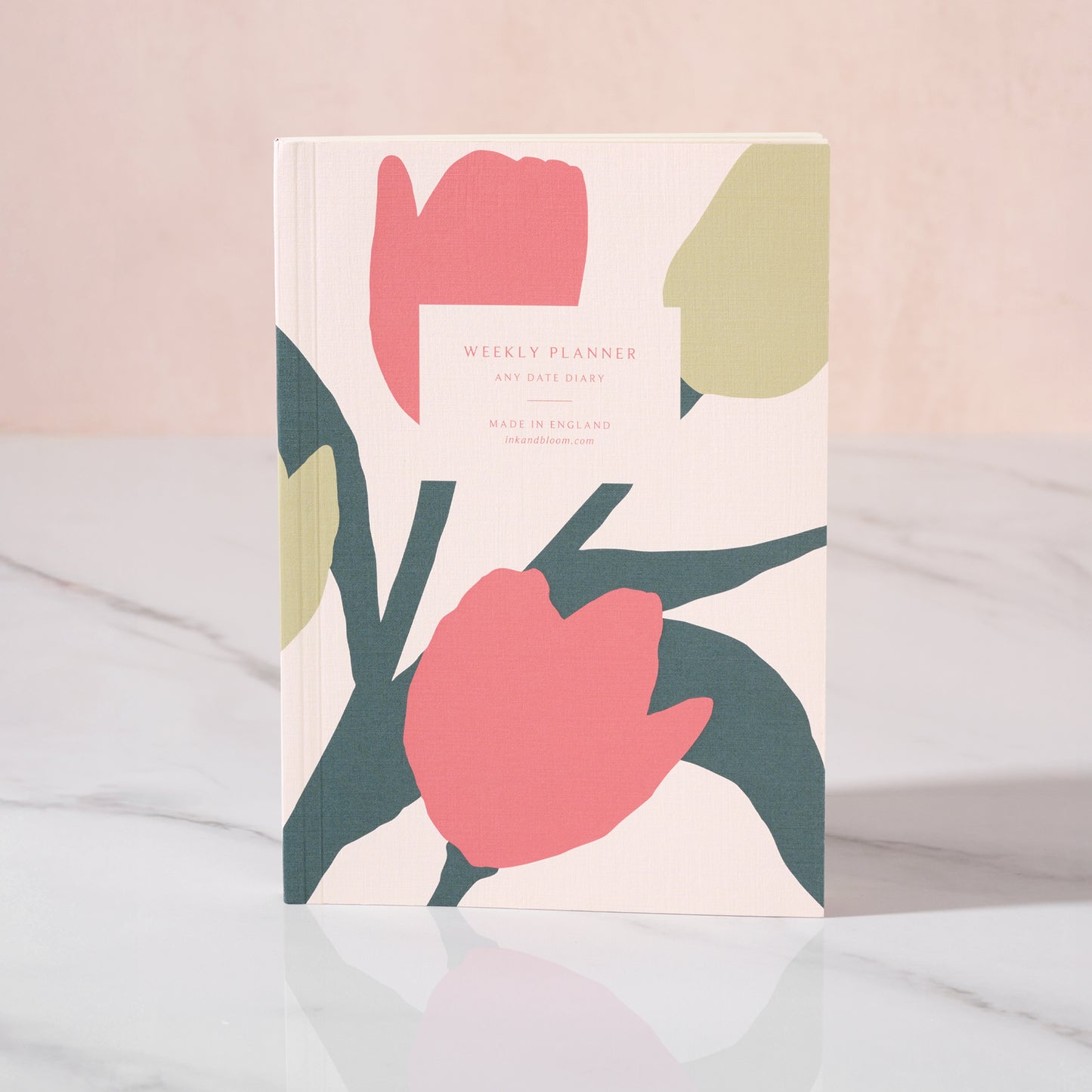 Weekly planner with floral design