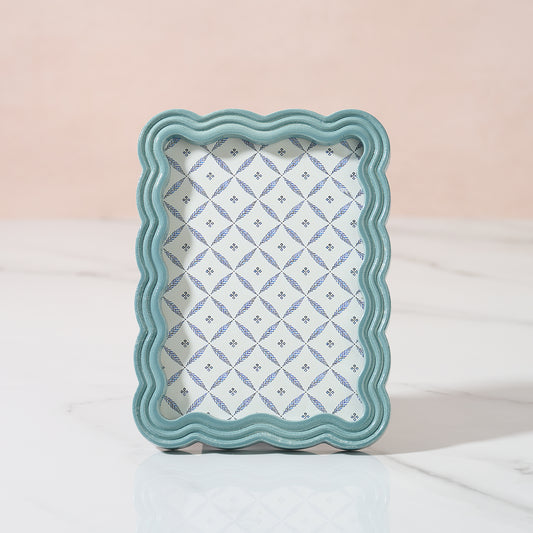 Blue wavy photo frame