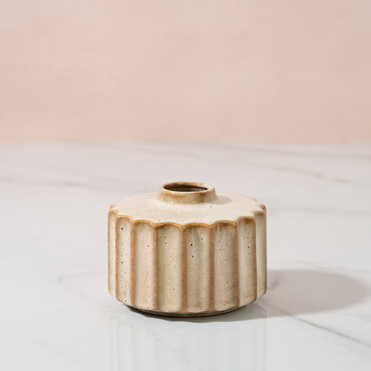 Round flower vase